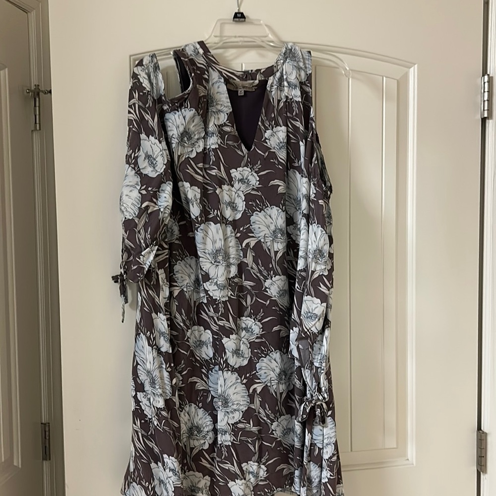 Off shoulder dresss